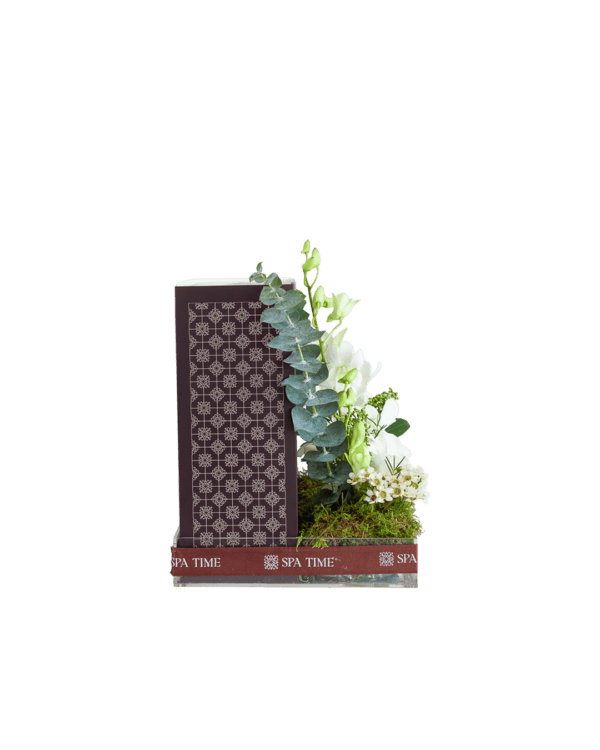 ⁦Self-Care Spa Gift Box with Flowers⁩ - الصورة ⁦4⁩